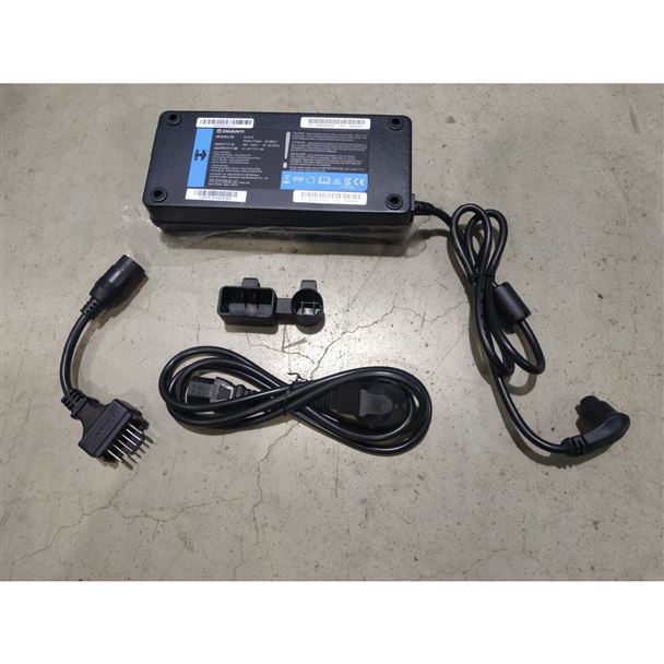 GIANT ENERGYPAK CHARGER 200~240V L-TYPE EU