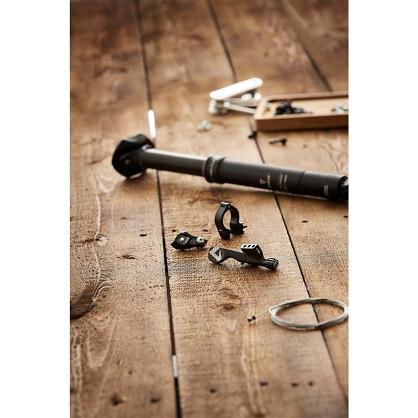 GIANT CONTACT SWITCH AT SEATPOST 499