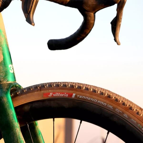 VITTORIA Terreno Pro T30 Fine Loose 40-622 Gravel Race Natural Brown