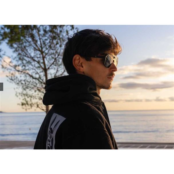 GIANT YUMA BLACK FRAME FOTOVIS LENS