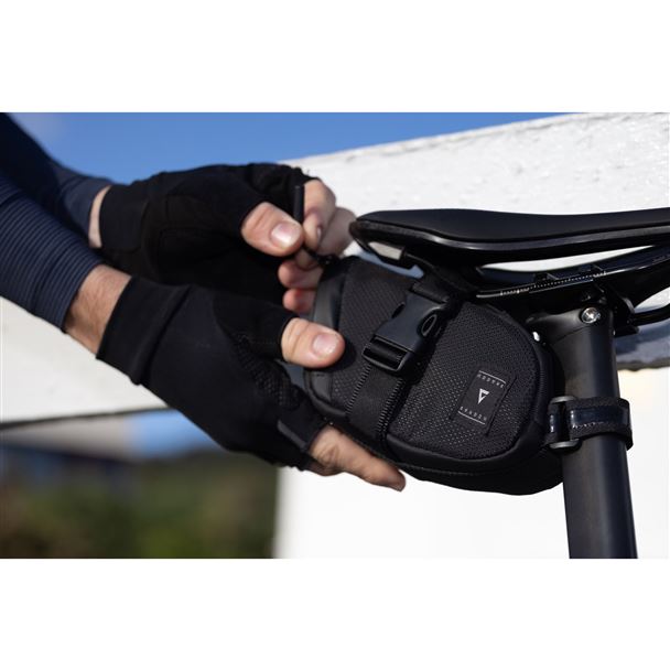 GIANT SHADOW SEAT BAG M BLACK