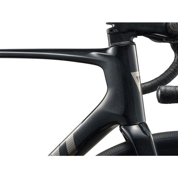 Defy Advanced 2 M Abyss Black