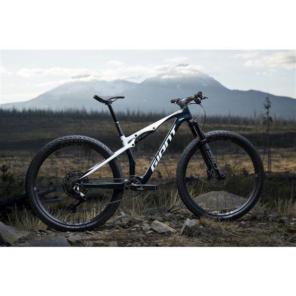 Anthem Advanced SL 2 L Mariana Blue